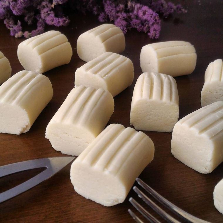 Ağızda Dağılan Un Kurabiyesi