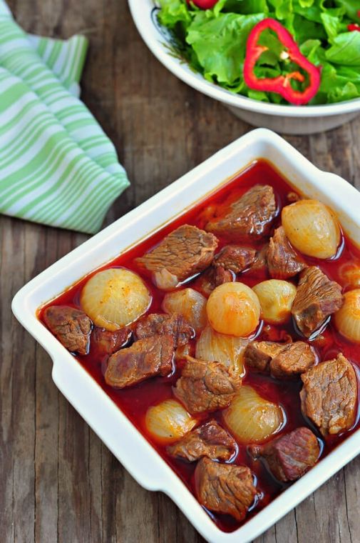 Arpacık Soğanlı Et Yahnisi