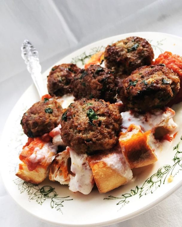 Bildiğimiz Köftenin Sonu: Yoğurtlu Köfte