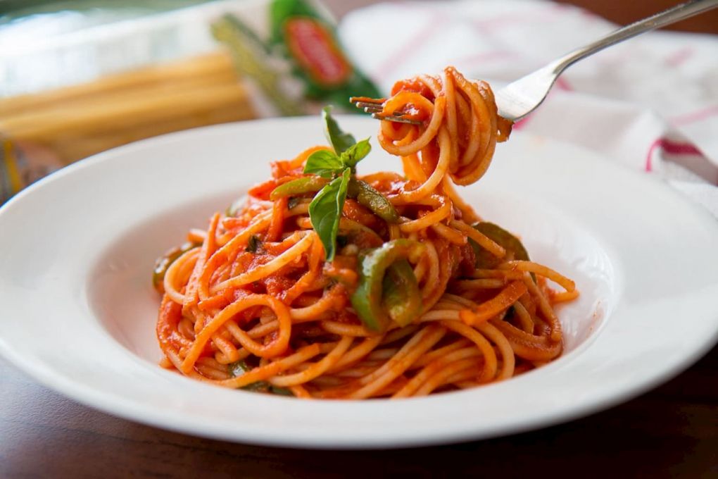 Domatesli Spagetti