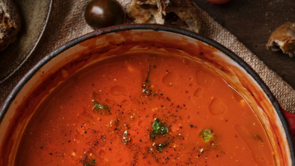 Enfes Sütlü Domates Çorbası