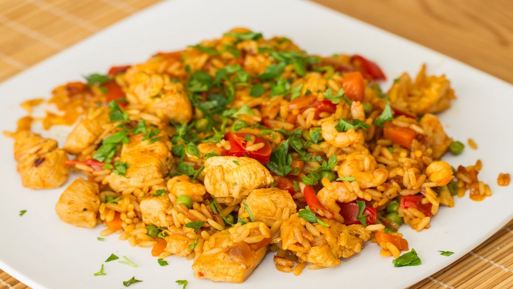 İspanyol Mutfağının Pilavı: Tavuklu Paella