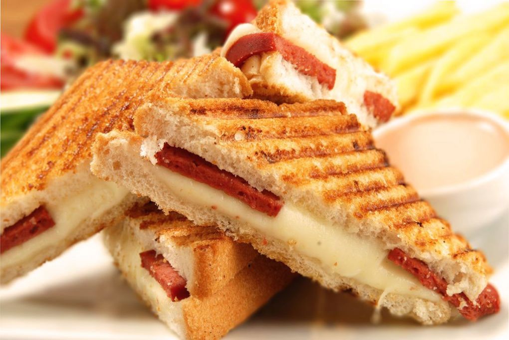 Kimse Senin Gibi Olamaz: Kaşarlı - Sucuklu Tost