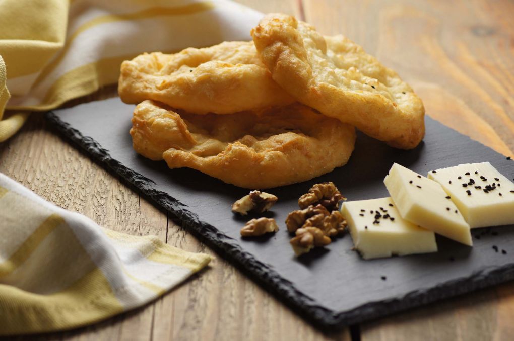 Sabah Kahvaltılarının Vazgeçilmezi ; Mayasız Pişi