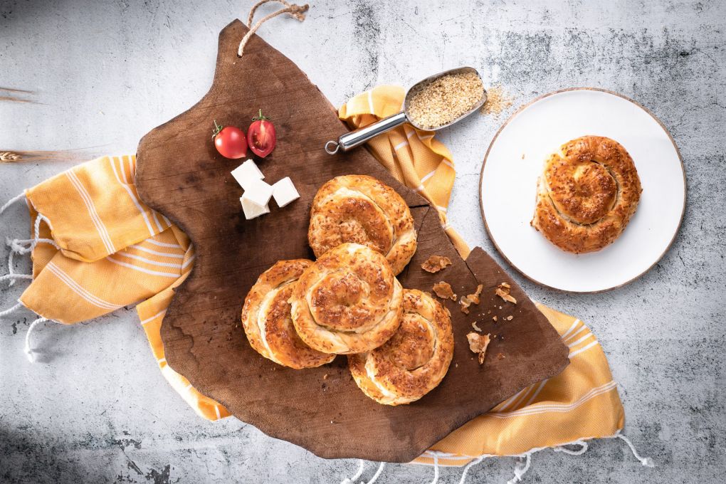 Sütlü Gül Böreği