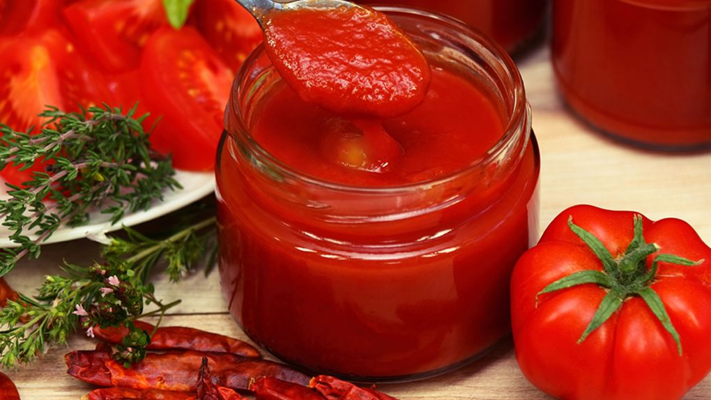 Taze Menemen Aşkına: Kışlık Domates Konservesi