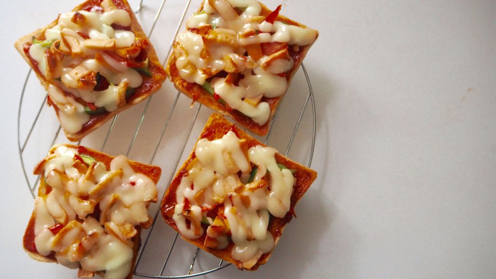 Tost Ekmeğine Kolay Pizza Tarifi